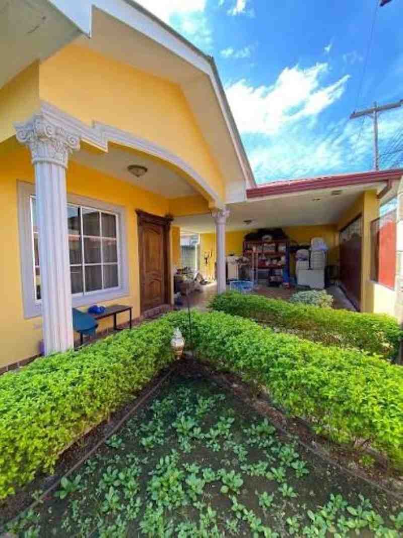 Casa en Colonia El Pedregal, San Pedro Sula, Honduras