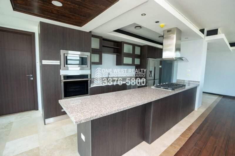 Igvanas-Tara-Codominios-by-One-West-Realty-Cocina-Angulo-2-scaled-1 Condominio de Lujo en Igvanas Tara | Unidad 73A, Séptimo Piso