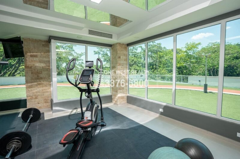 Igvanas-Tara-Codominios-by-One-West-Realty-Gym-scaled-1 Condominio de Lujo en Igvanas Tara | Unidad 73A, Séptimo Piso
