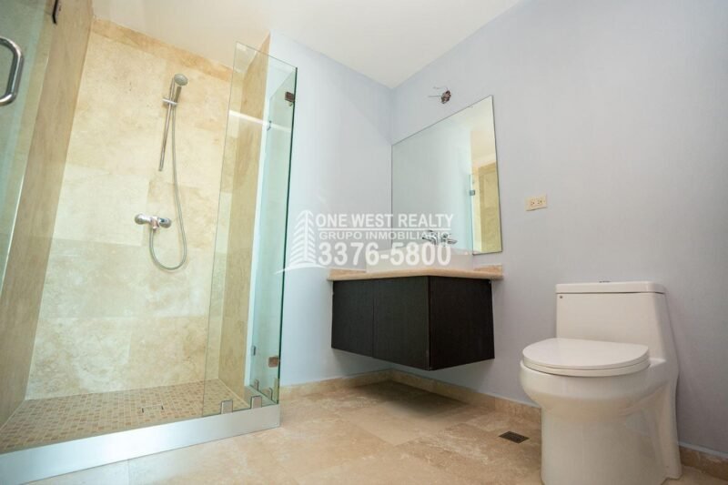 Igvanas-Tara-Codominios-by-One-West-Realty-bano-scaled-1 Condominio de Lujo en Igvanas Tara | Unidad 73A, Séptimo Piso