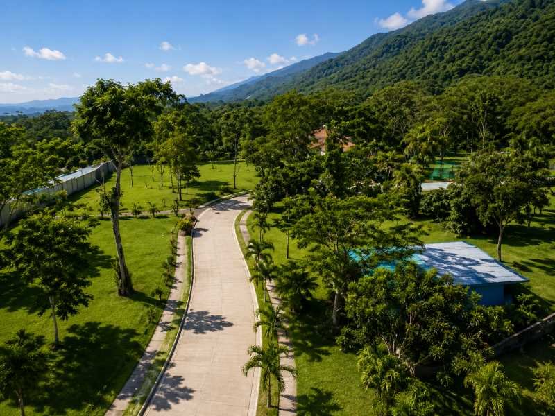 Entorno residencial de Portofino Hills