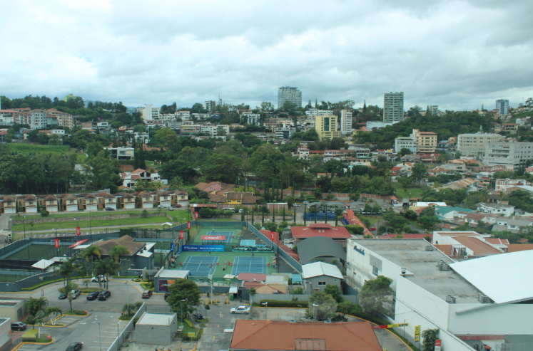 Cocina de condominio en Torre Agalta Tegucigalpa