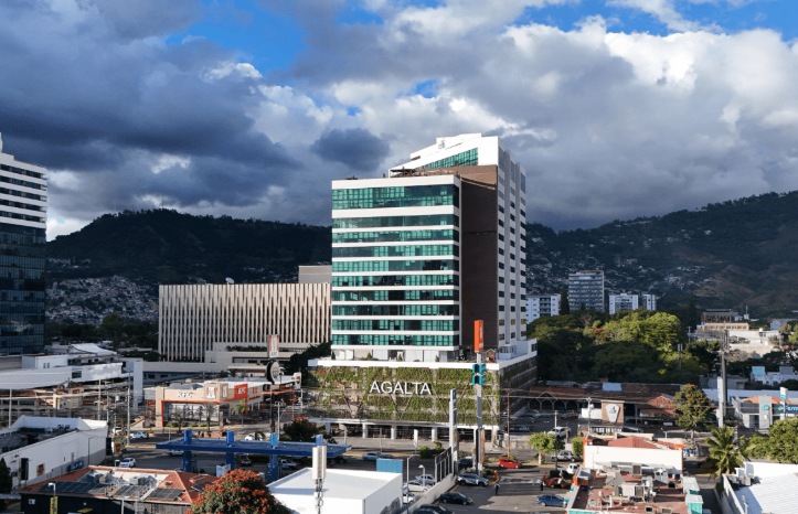 Vista exterior de Torre Agalta Tegucigalpa