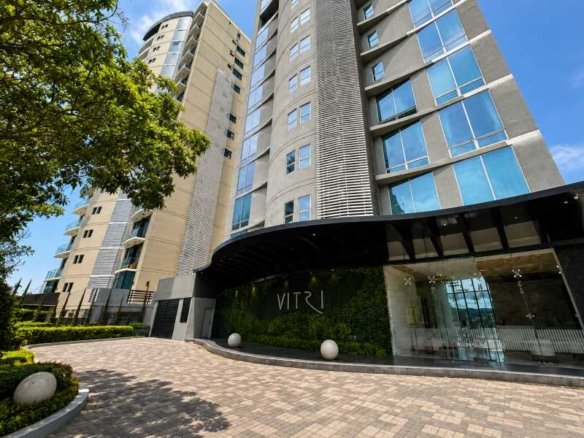 Condominio en Venta en Torre Vitri – Lomas del Guijarro, Tegucigalpa, Honduras
