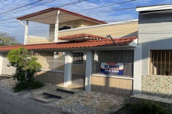 Casa en Venta en Colonia Miguel Ángel Pavón en San Pedro Sula | 4 Habitaciones | 4 Baños | Financiamiento Disponible