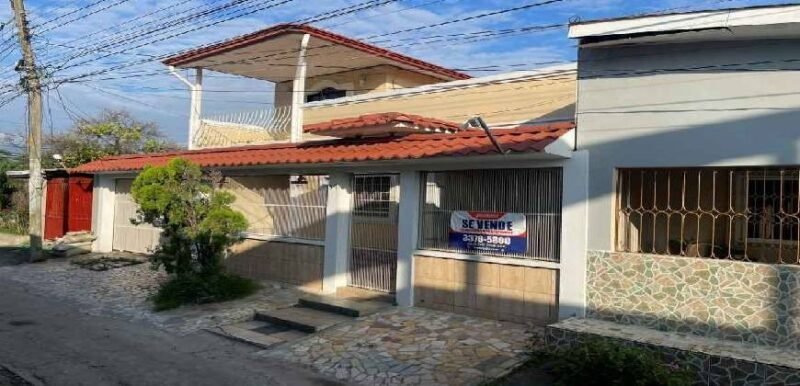 comprar-casa-en-El-Progreso01-scaled-1 Casa en Venta en Colonia Miguel Ángel Pavón en San Pedro Sula | Financiamiento Disponible