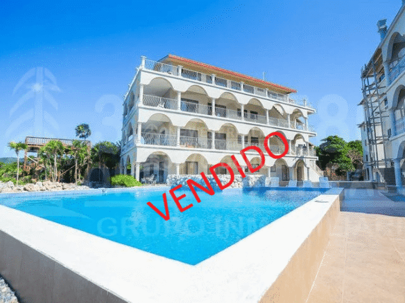 West End, Roatán, Oceanfront Condo 2 Iron Shore Pointe