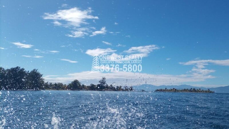 Lote de 3.6 Acres en Venta En Islas de la Bahia Cayos Cochinos