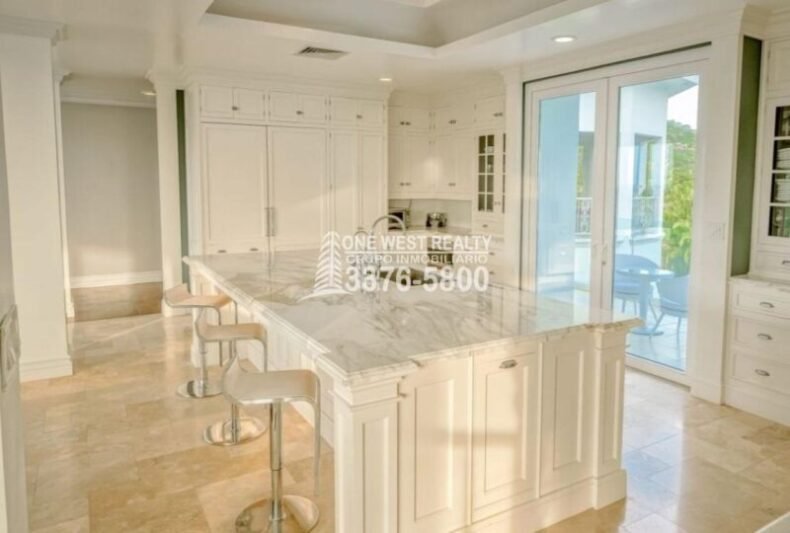 Palmetto Bay, House For Sales Roatan, Honduras