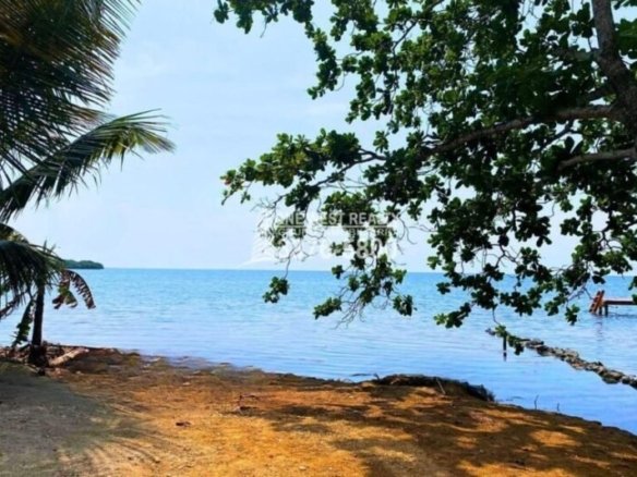 Politilly Bight Main Road, For Sales Roatán