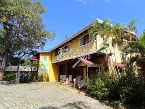 Oak Ridg, Homes and Condos 56 Acres, Roantan Honduras
