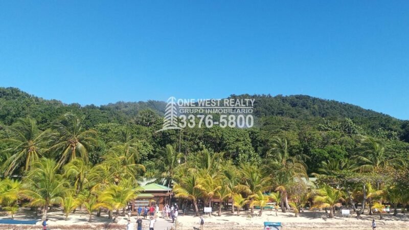 Lote de 3.6 Acres en Venta En Islas de la Bahia Cayos Cochinos
