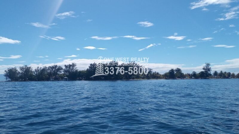 Lote de 3.6 Acres en Venta En Islas de la Bahia Cayos Cochinos