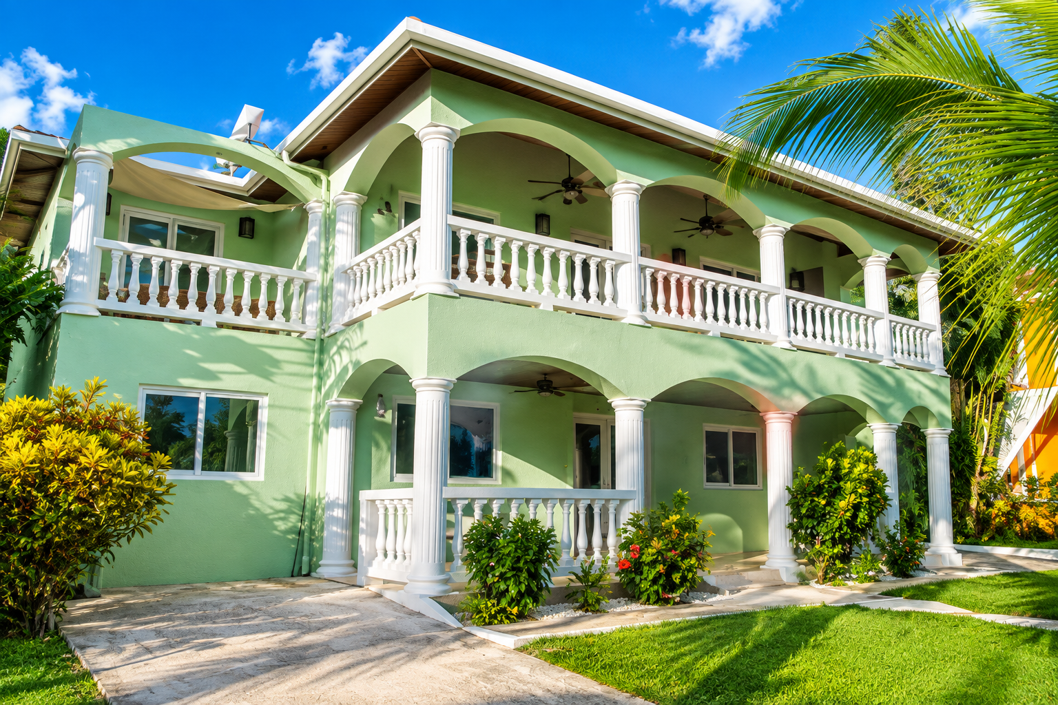 Vida costera en West End, Roatán
