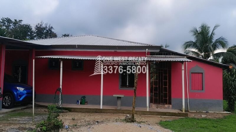jutiapa-scaled-1 Jutiapa Atlántida Casa Grande En Venta a Orilla de Carretera