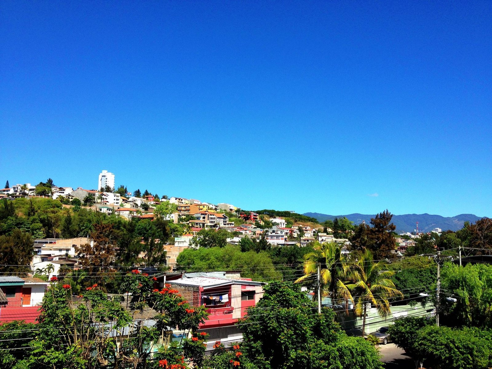Entorno inmobiliario real de Las Colinas en Tegucigalpa