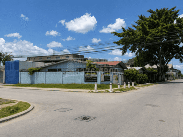 Casa de esquina en venta en Barrio Montevideo, El Progreso