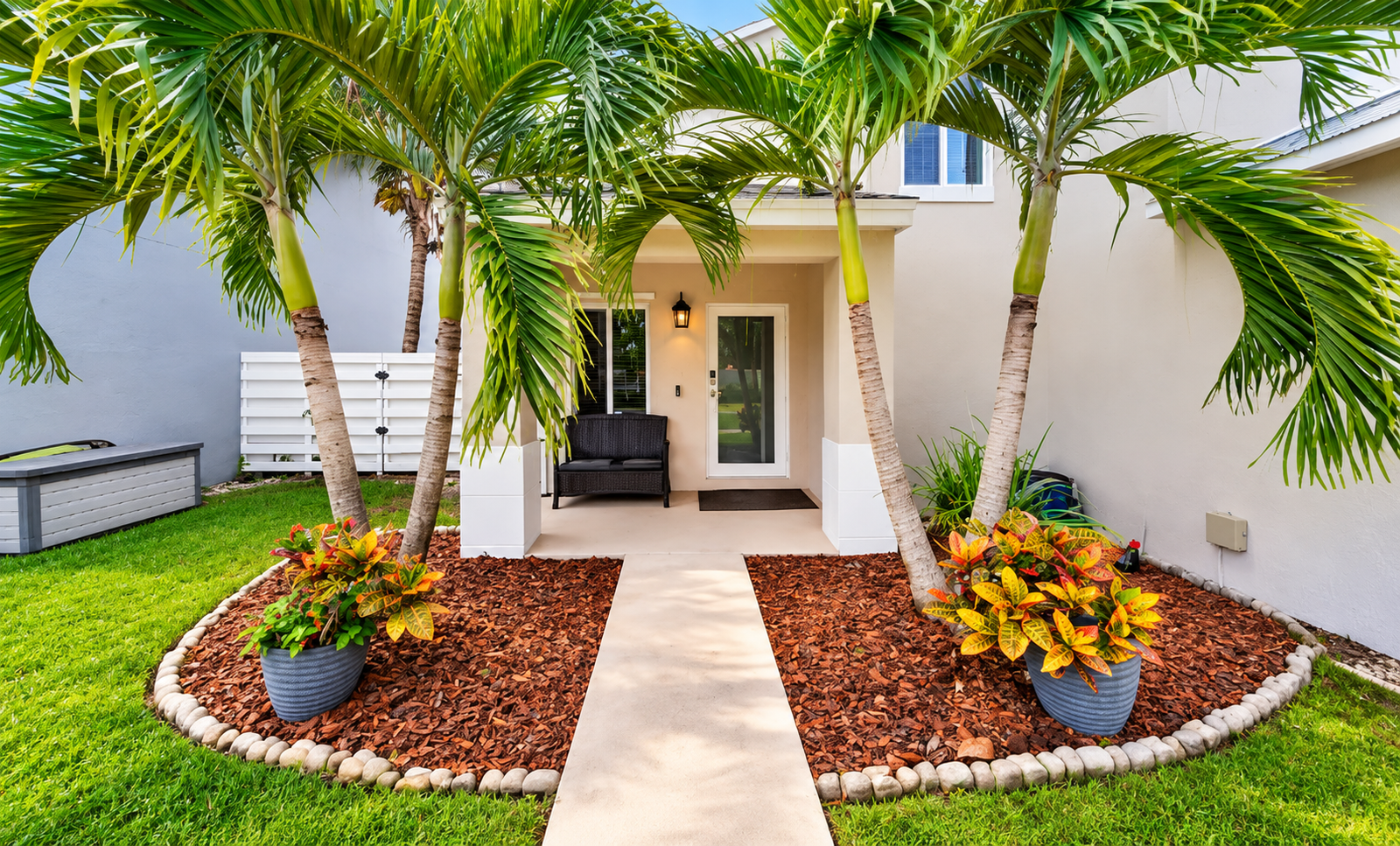 ChatGPT-Image-Sep-18-2026-11_41_56-AM Casa de dos niveles en Country Walk, Miami, Florida