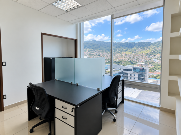 Oficina Amueblada en Venta o Renta – Los Próceres, Tegucigalpa
