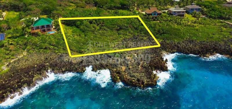 Ocean-Front-Development-Land-In-West-Bay-1 Property with a strategic location in Roatán